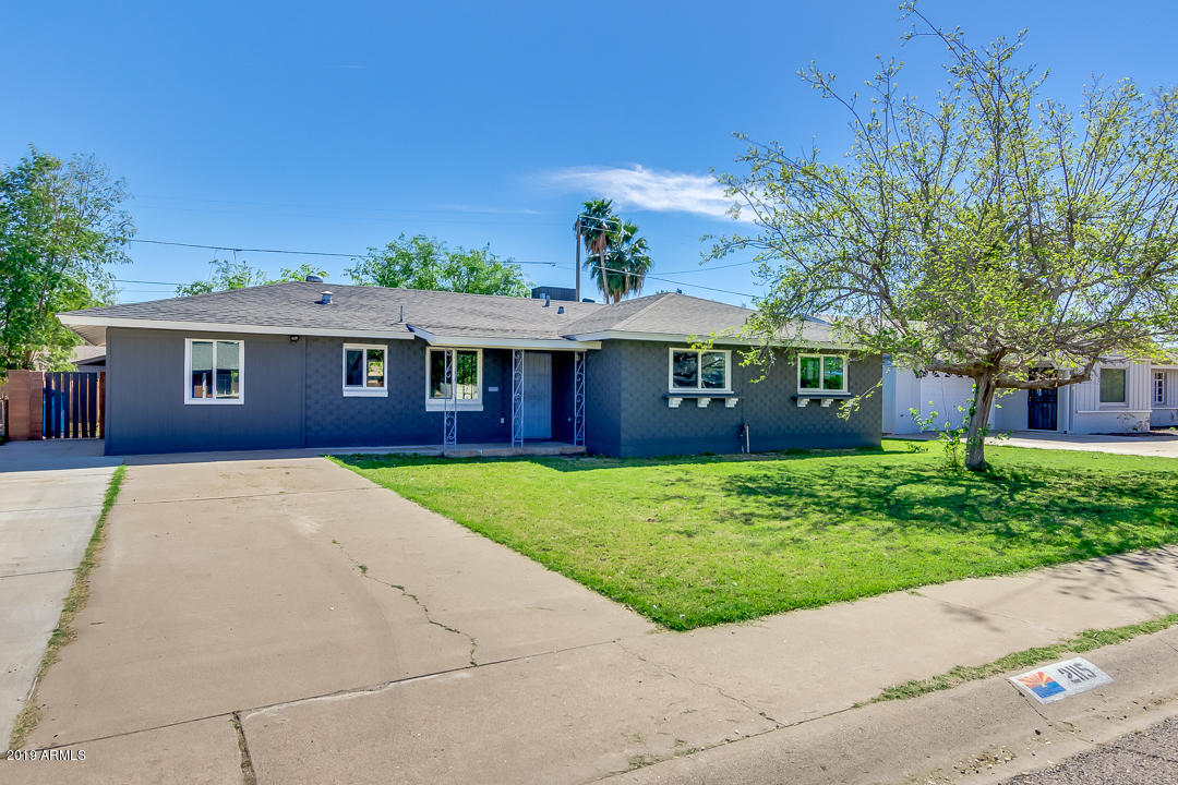 2115 West Avalon Drive Phoenix, AZ 85015 - Photo 2 of 21 02-Avalon