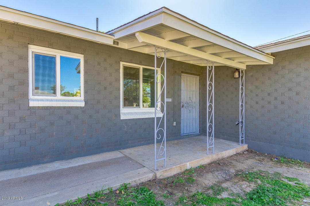 2115 West Avalon Drive Phoenix, AZ 85015 - Photo 4 of 21 04-Avalon