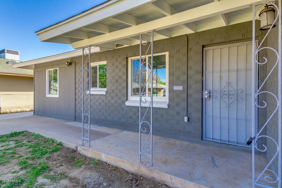 2115 West Avalon Drive Phoenix, AZ 85015 - Photo 5 of 21 05-Avalon