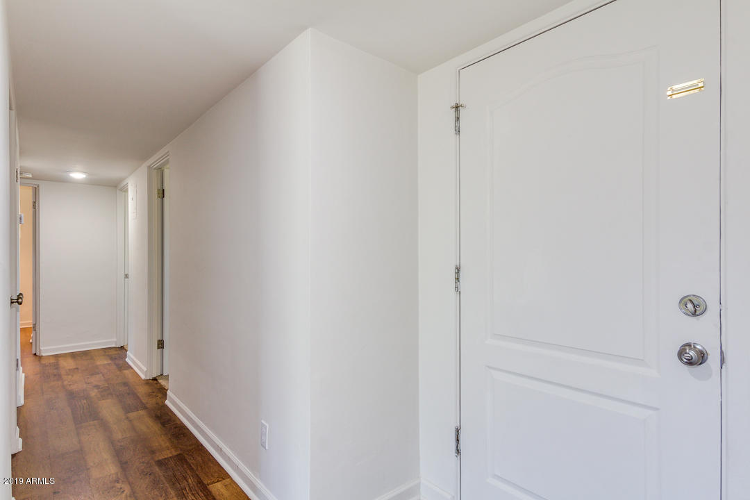 2115 West Avalon Drive Phoenix, AZ 85015 - Photo 9 of 21 09-Avalon