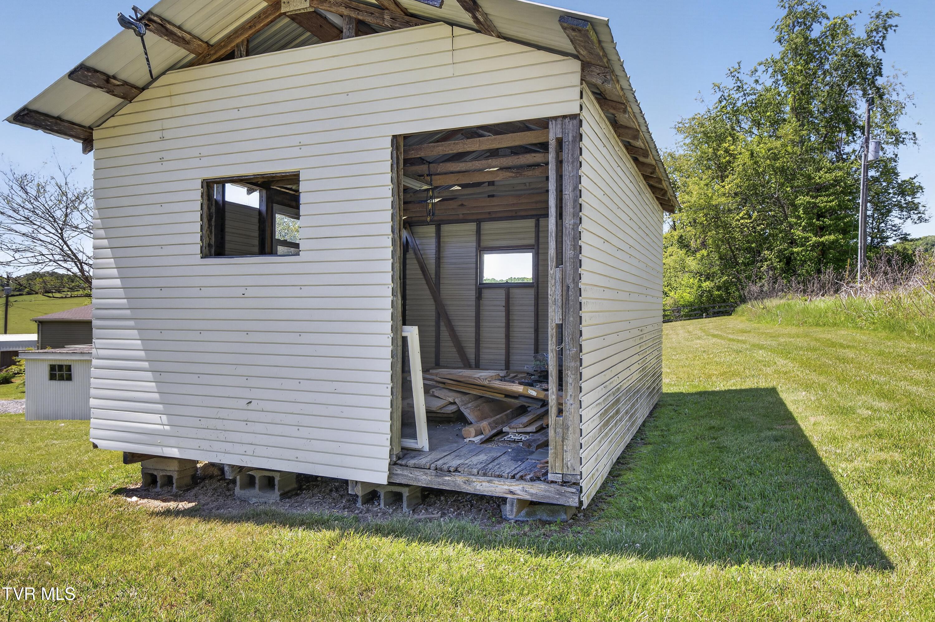 12392 Rich Valley Road Bristol, VA 24202 - Photo 11 of 53 12392-Rich-Valley-Rd-Bristol-VA-24
