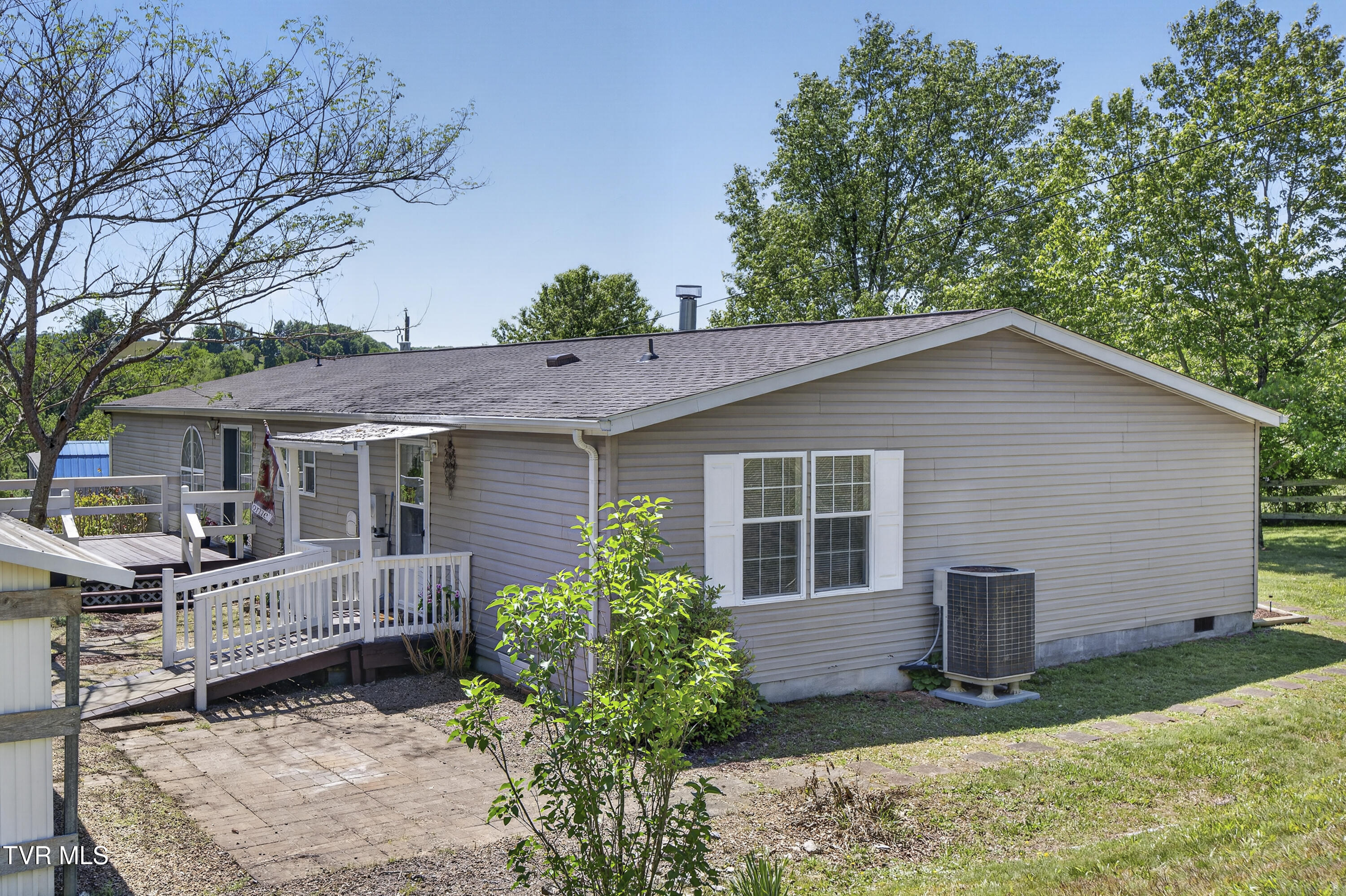 12392 Rich Valley Road Bristol, VA 24202 - Photo 14 of 53 12392-Rich-Valley-Rd-Bristol-VA-26