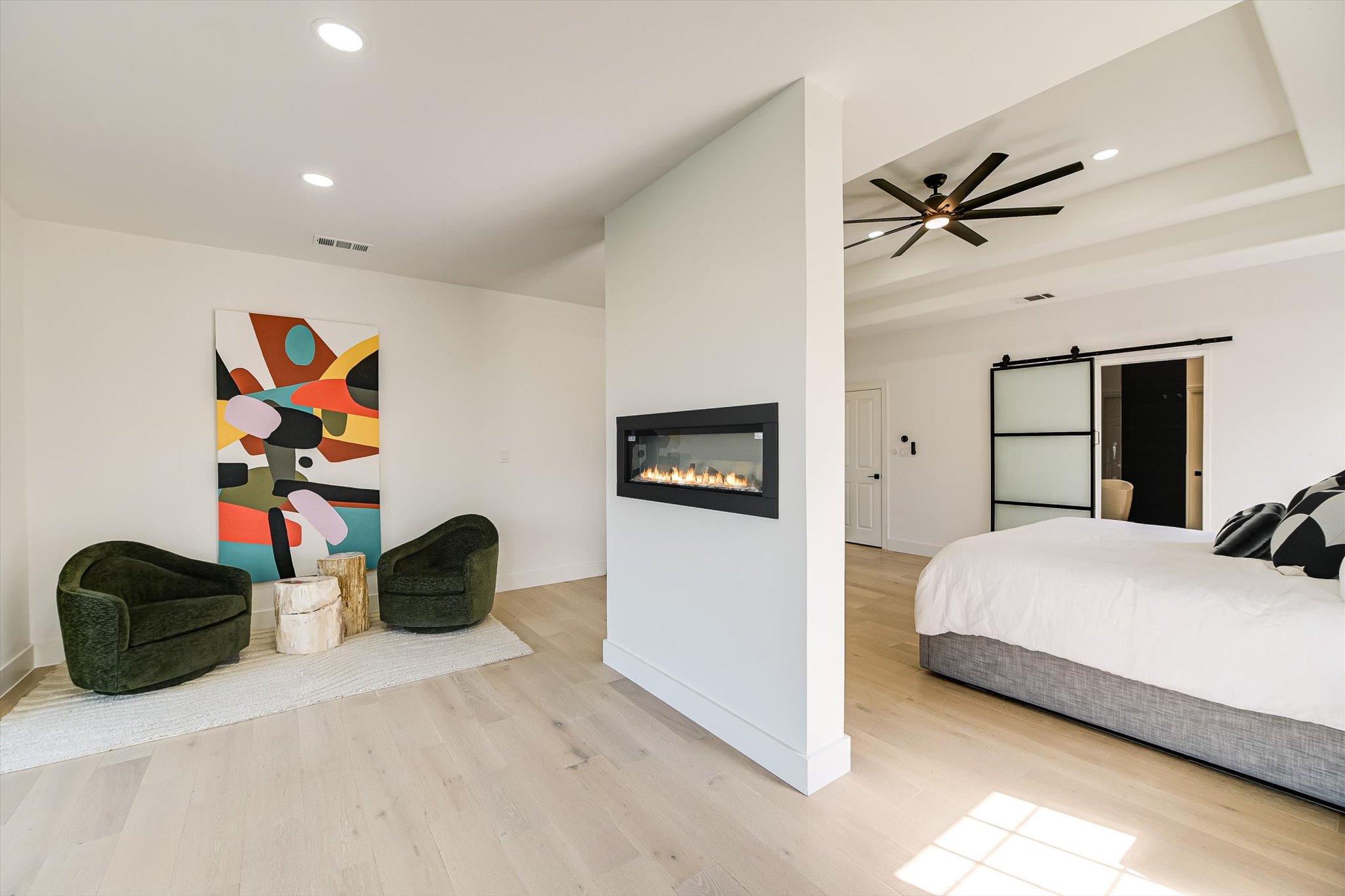 32 Wingreen Loop The Hills, TX 78738 - Photo 16 of 30 Master Sitting