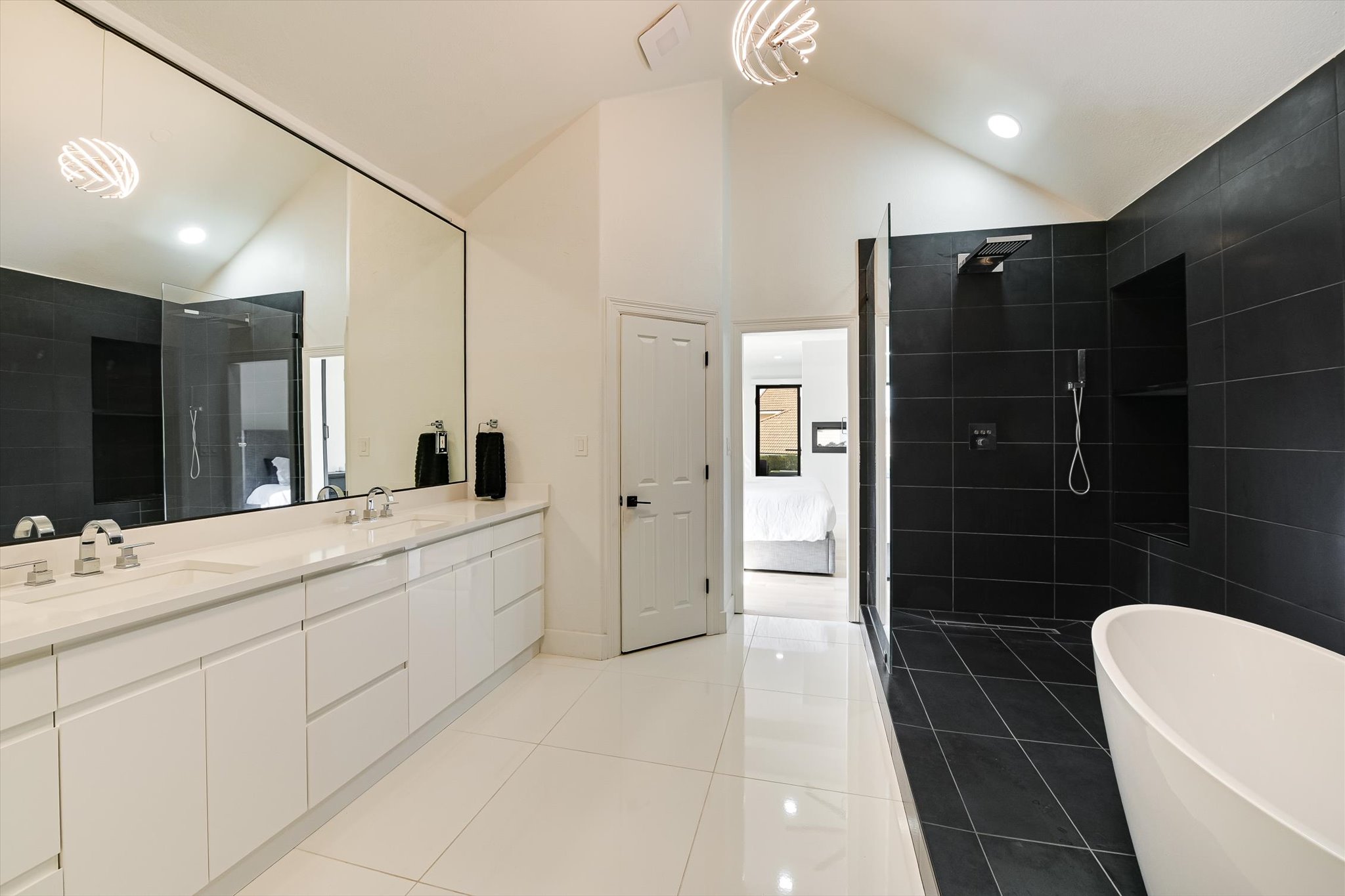 32 Wingreen Loop The Hills, TX 78738 - Photo 18 of 30 Master Bath