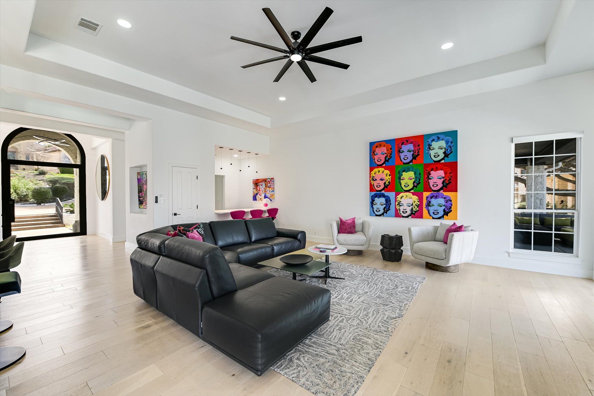 32 Wingreen Loop The Hills, TX 78738 - Photo 6 of 30 Main living area