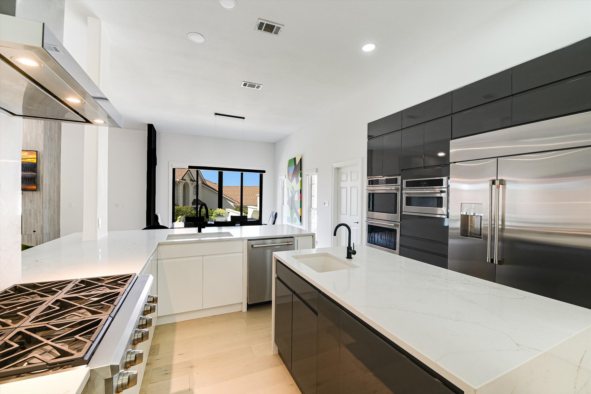 32 Wingreen Loop The Hills, TX 78738 - Photo 8 of 30 Kitchen