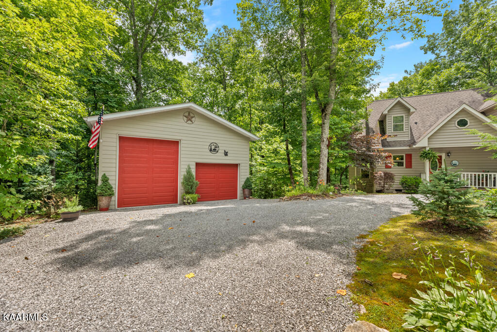 411 Laurel Road Townsend, TN 37882 - Photo 3 of 46 Garage and House