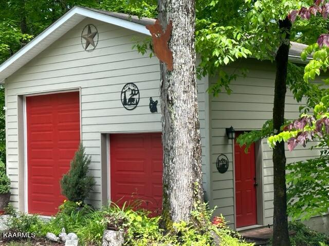 411 Laurel Road Townsend, TN 37882 - Photo 4 of 46 Garage