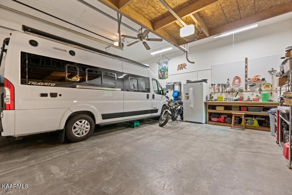 411 Laurel Road Townsend, TN 37882 - Photo 42 of 46 Interior Garage