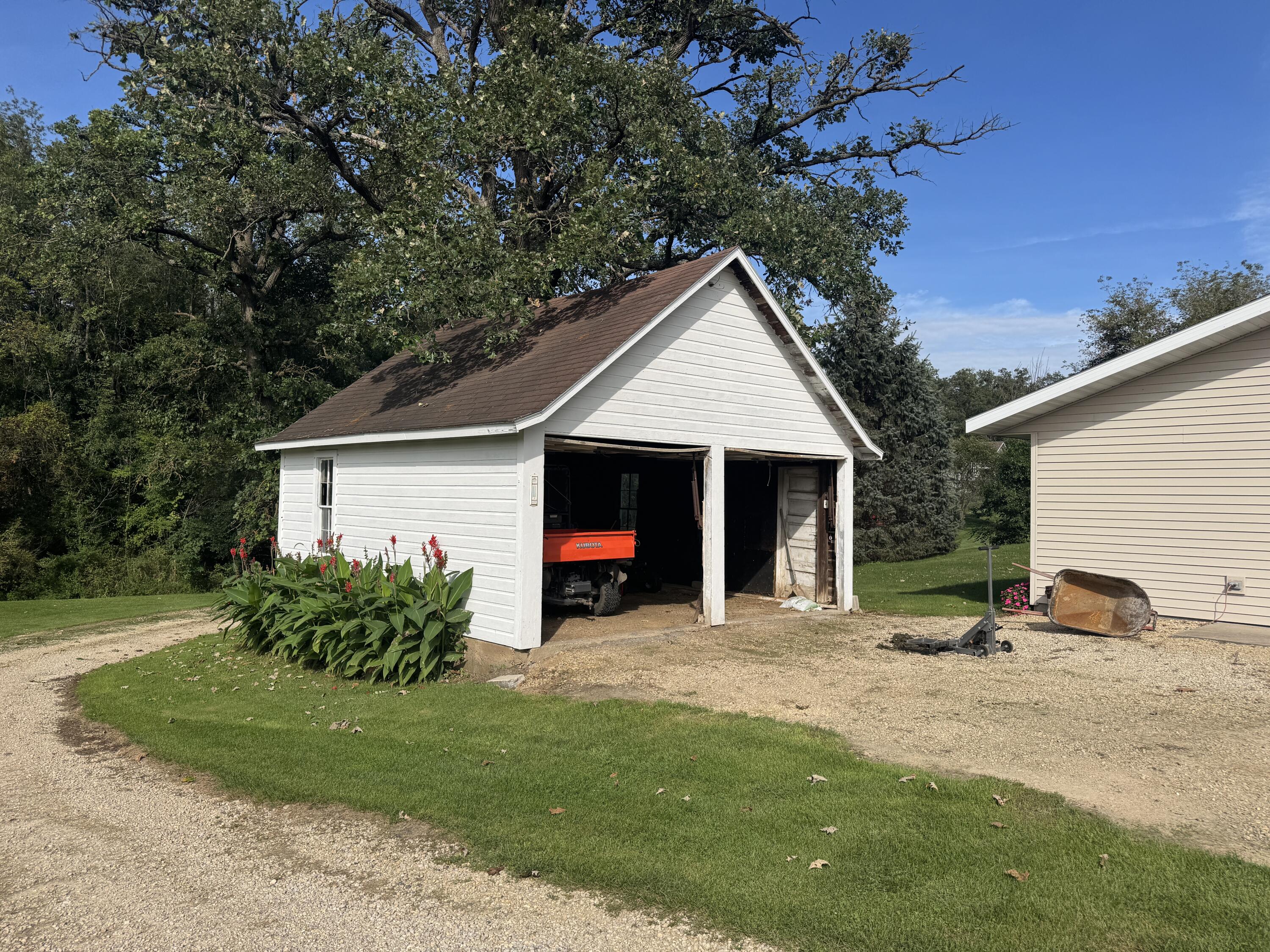 S4154 County Rd B Jefferson, WI 54665 - Photo 30 of 32 Additional Older Garage
