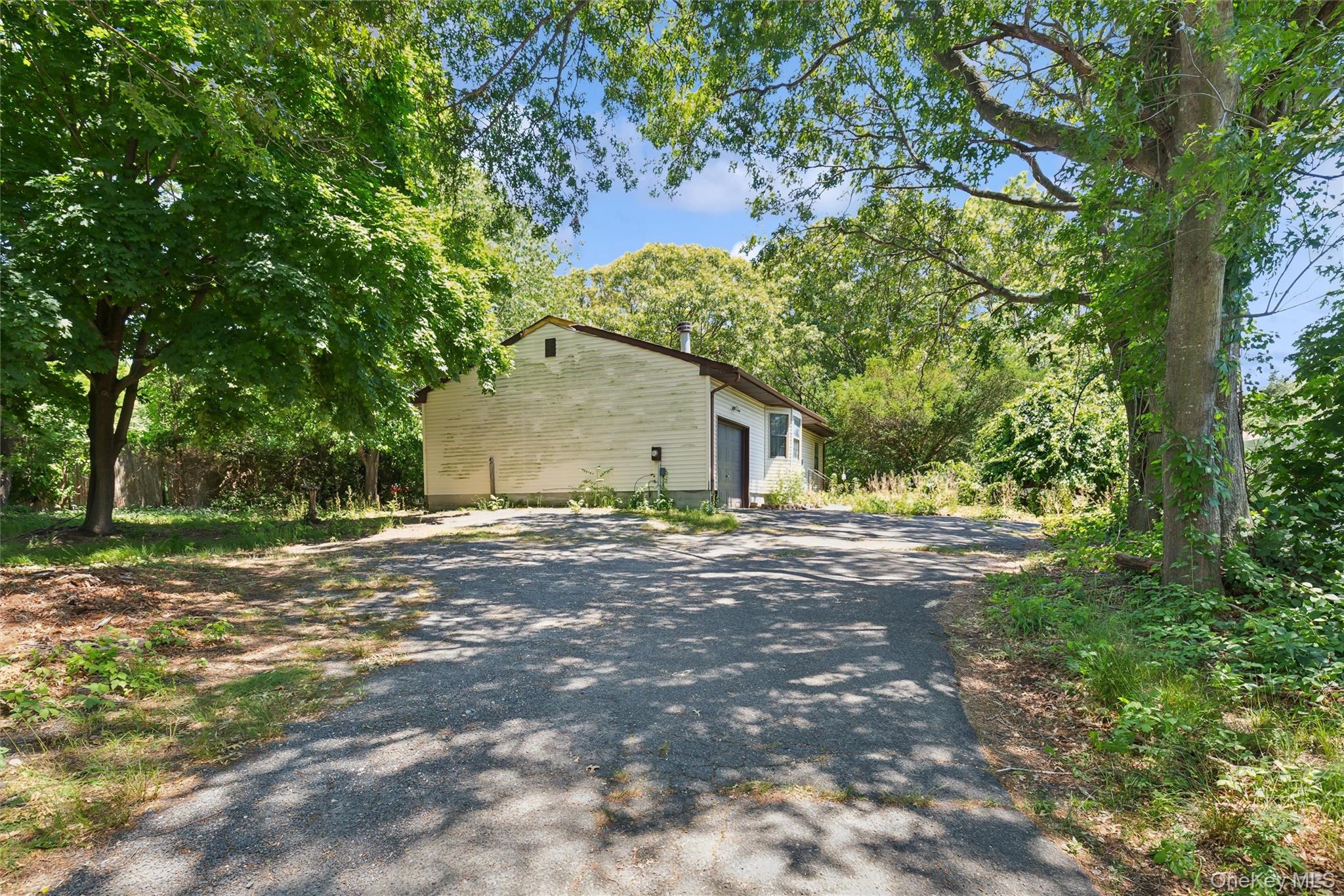 111 South Coleman Road Centereach, NY 11720 - Photo 24 of 33