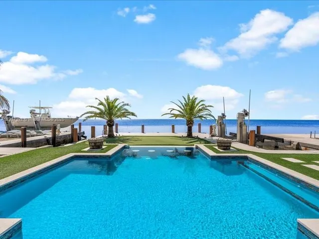 $7,500,000 | 239 Tavernier Drive, Tavernier, FL 33070