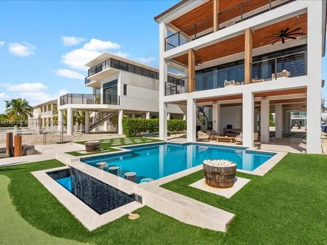 $7,500,000 | 239 Tavernier Drive, Tavernier, FL 33070