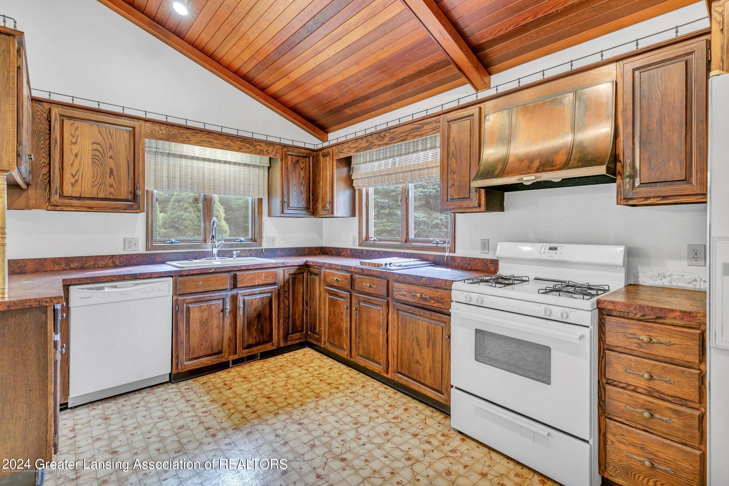 929 Dart Road Mason, MI 48854 - Photo 7 of 10 20200915182323095077000000-o