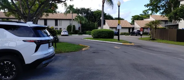 $429,900 | 9719 North New River Canal Road, Unit 308, Plantation, FL 33324