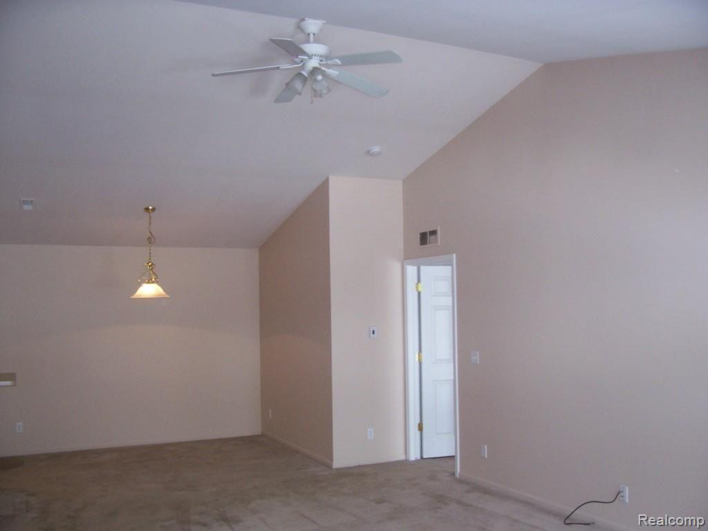 5306 Brookemonte Circle, Unit 353 Rochester, MI 48306 - Photo 13 of 21 13_Dining Room_3.jpg