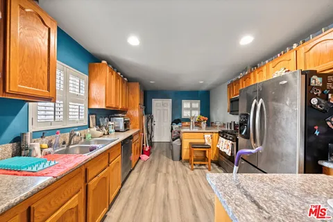 $499,000 | 7805 Whitsett Avenue, Los Angeles, CA 90001