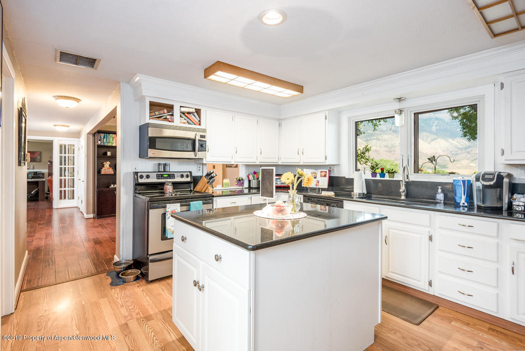 864 County Road 323 Rifle, CO 81650 - Photo 11 of 39 017