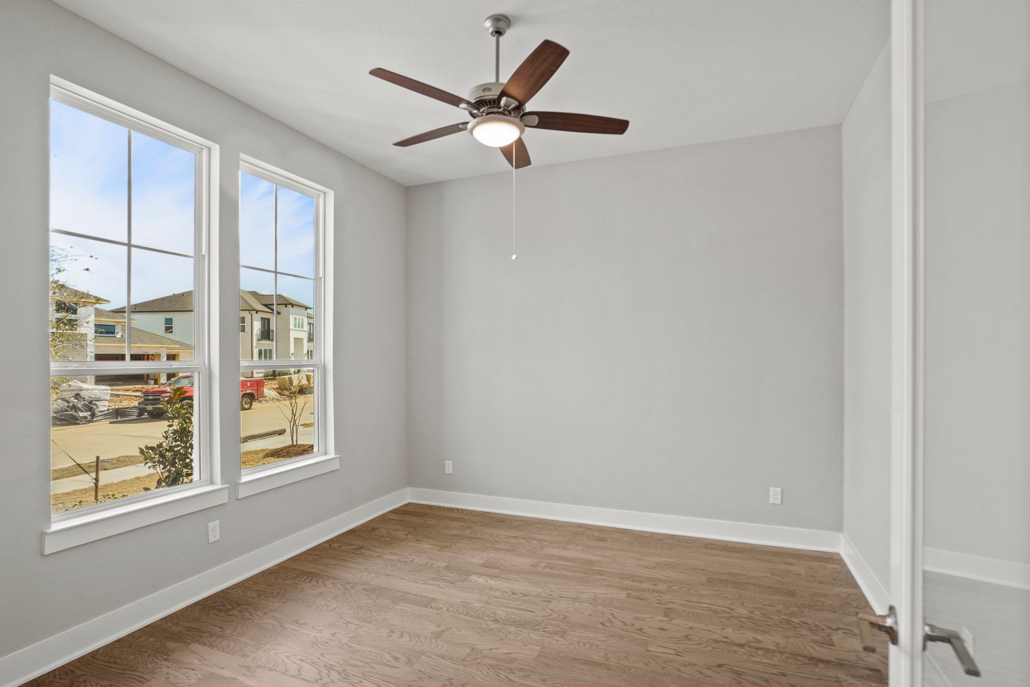 10823 Sandy Iss Court Cypress, TX 77433 - Photo 5 of 34