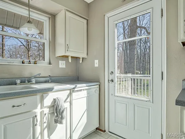 $250,000 | 4914 Highway 127, Nashville, IL 62263