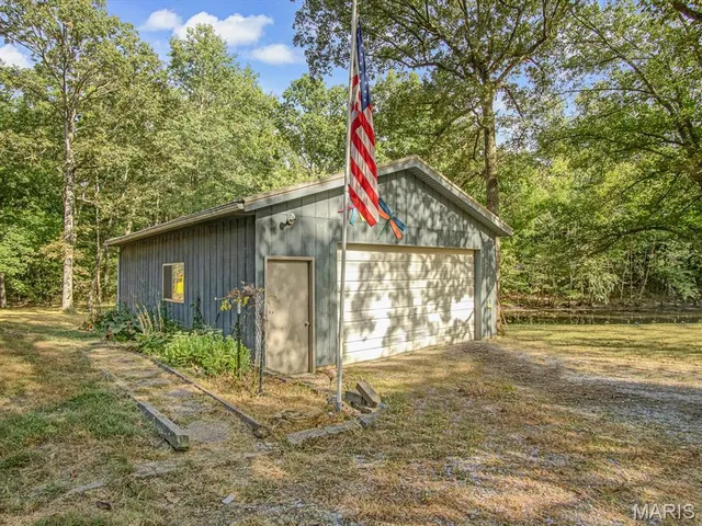 $250,000 | 4914 Highway 127, Nashville, IL 62263