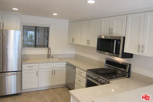 $4,395 | 2909 Arizona Avenue, Unit 16, Santa Monica, CA 90404