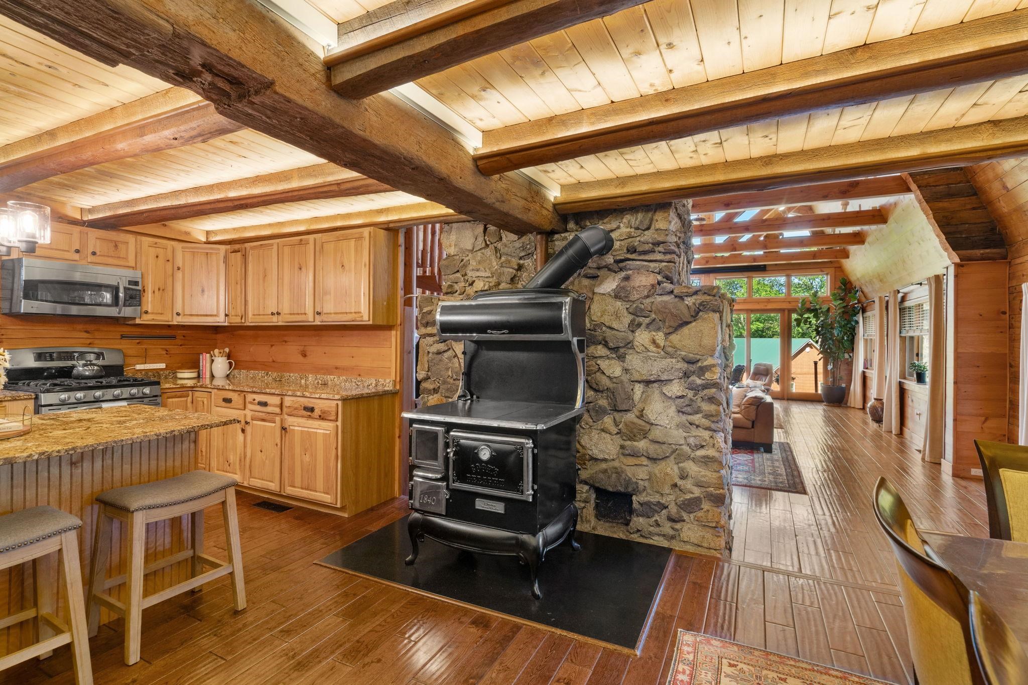 746 River Road Weare, NH 03281 - Photo 8 of 43