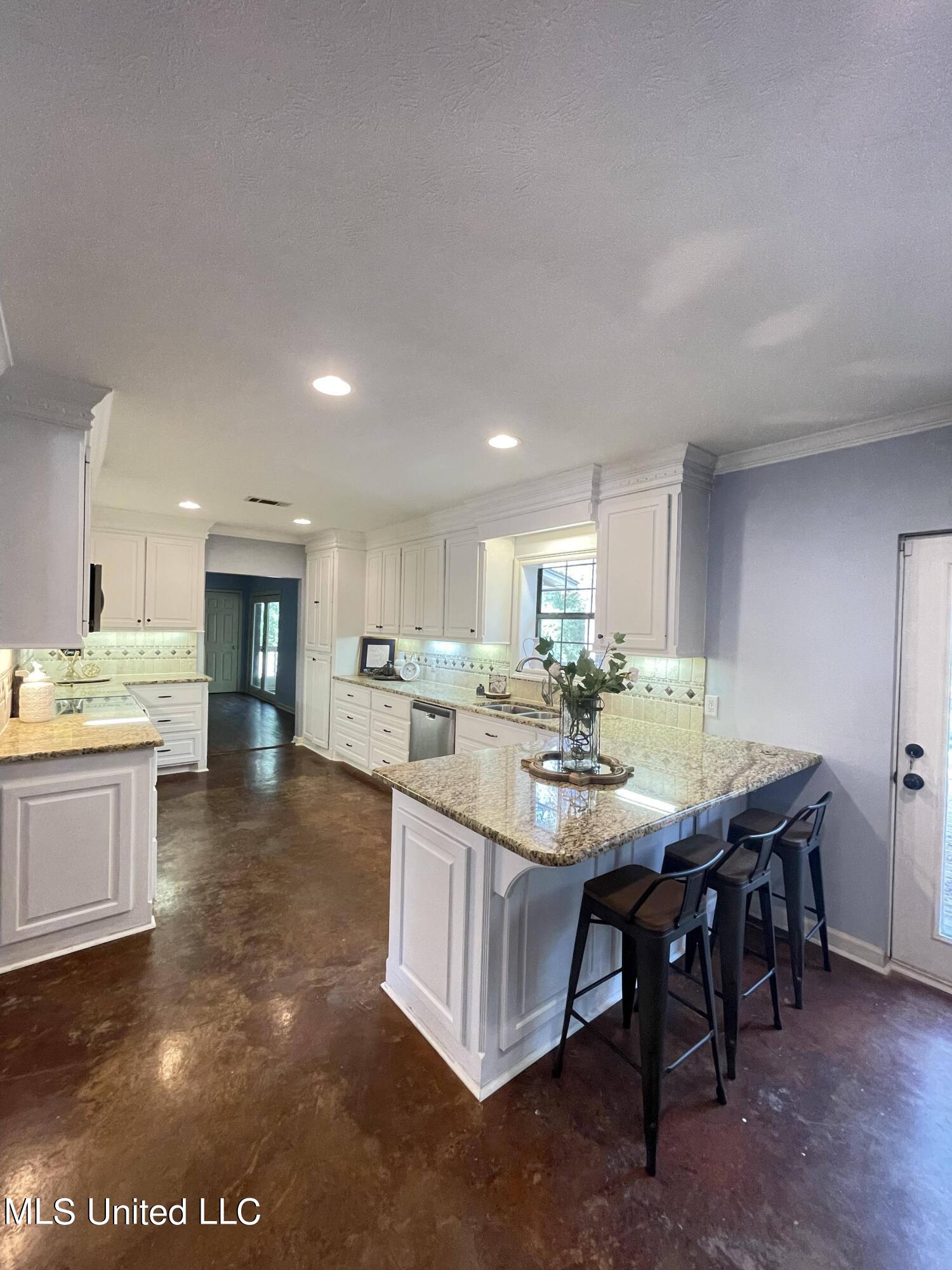 12900 Springridge Road Byram, MS 39170 - Photo 13 of 23 370059545_1032639581214470_5684674491864