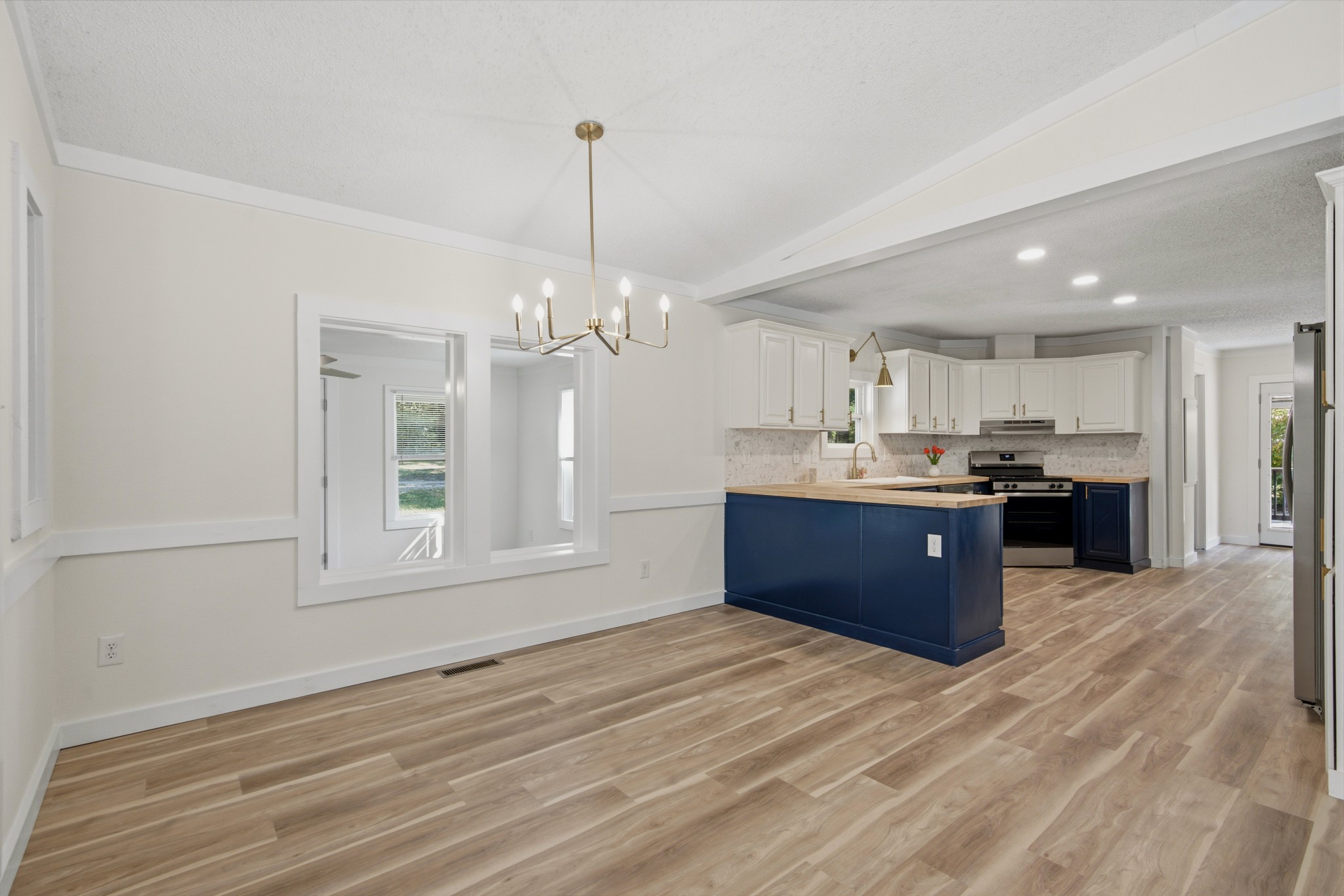 1062 Caps Ridge Dickson, TN 37055 - Photo 9 of 32 Gallery Image 9