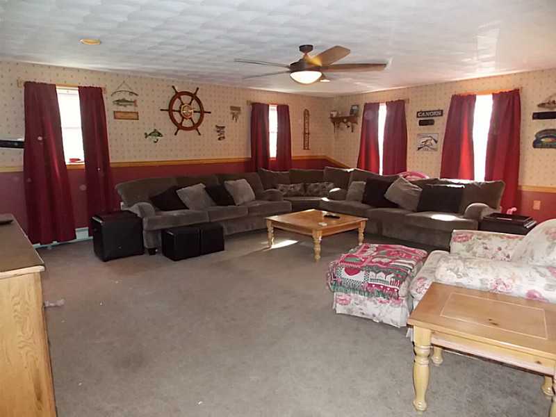 204 Mattity Road North Smithfield, RI 02896 - Photo 11 of 24 Den/Family/Great Room.