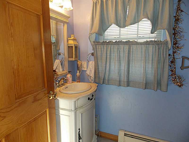 204 Mattity Road North Smithfield, RI 02896 - Photo 12 of 24 Bathroom.