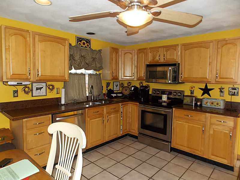 204 Mattity Road North Smithfield, RI 02896 - Photo 8 of 24 Kitchen.