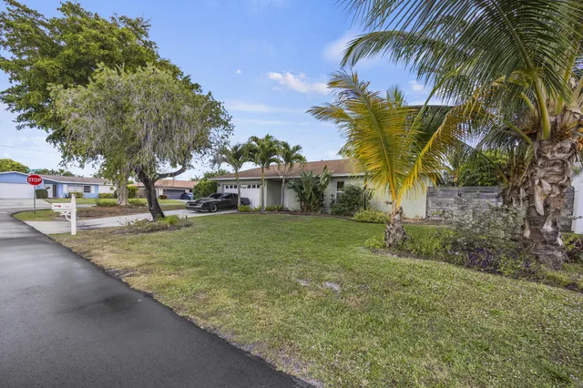 $695,000 | 2502 Southwest 11th Court, Boynton Beach, FL 33426