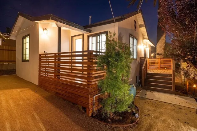 $2,500,000 | 376-378 Acacia Avenue, Carlsbad, CA 92008