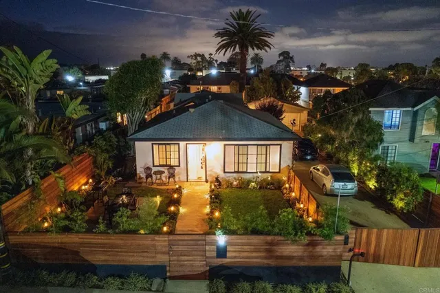 $2,500,000 | 376-378 Acacia Avenue, Carlsbad, CA 92008