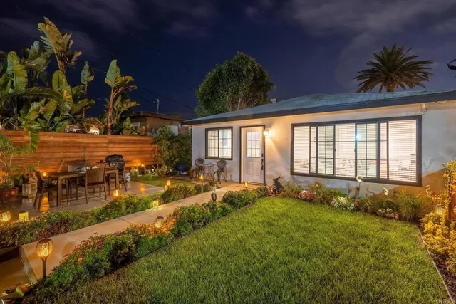 $2,500,000 | 376-378 Acacia Avenue, Carlsbad, CA 92008