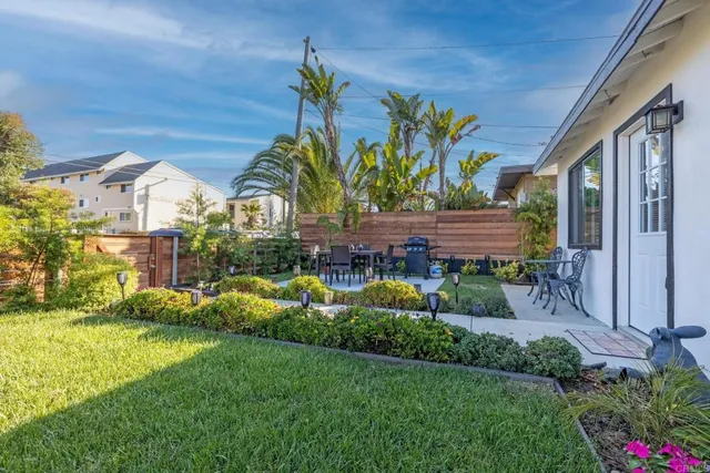$2,500,000 | 376-378 Acacia Avenue, Carlsbad, CA 92008