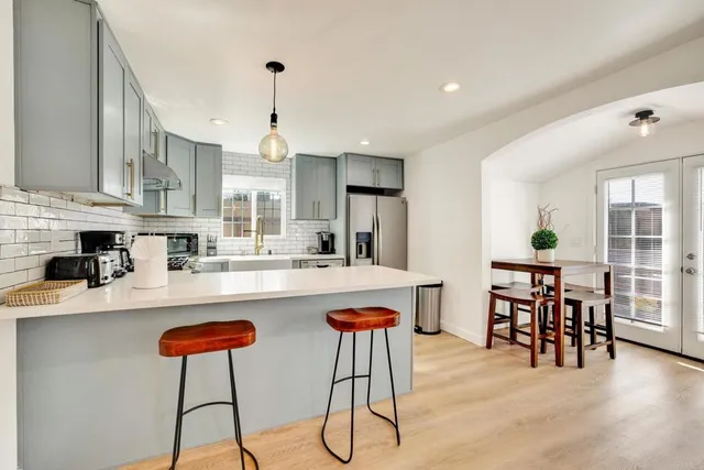 $2,500,000 | 376-378 Acacia Avenue, Carlsbad, CA 92008