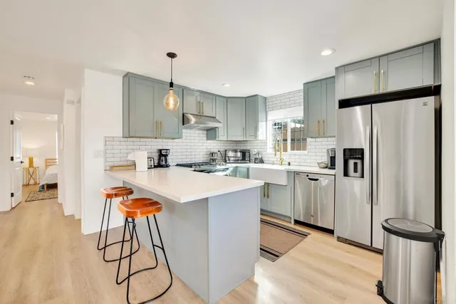 $2,500,000 | 376-378 Acacia Avenue, Carlsbad, CA 92008