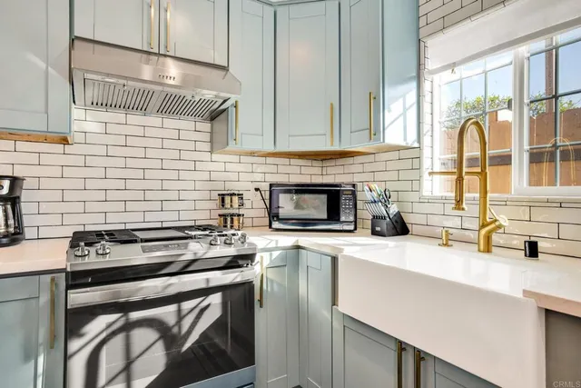 $2,500,000 | 376-378 Acacia Avenue, Carlsbad, CA 92008