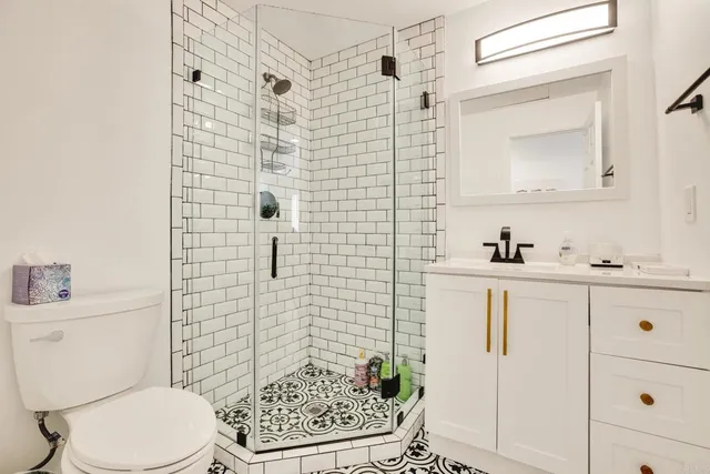 $2,500,000 | 376-378 Acacia Avenue, Carlsbad, CA 92008