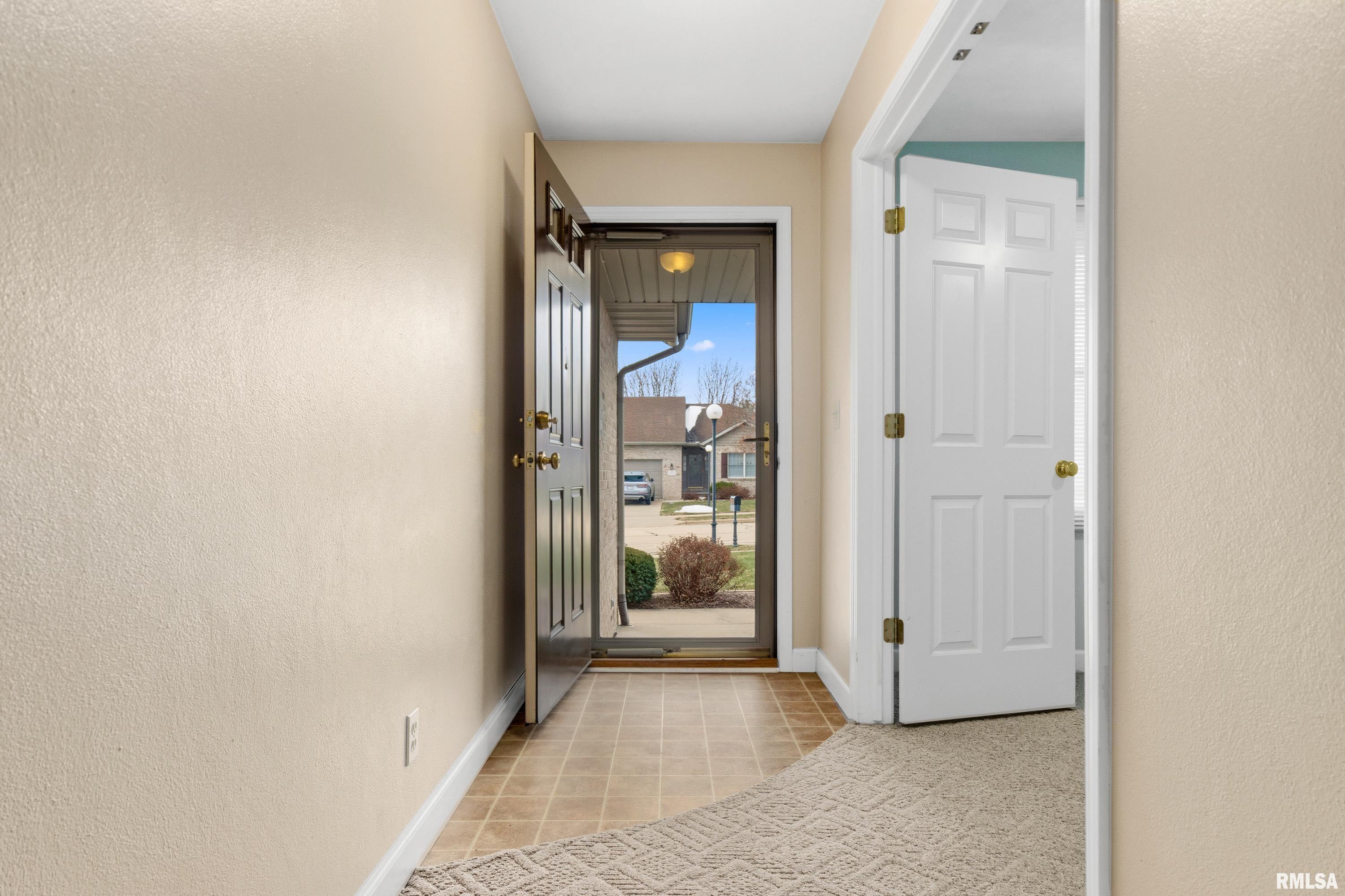 10914 North Rhonda Way Dunlap, IL 61525 - Photo 3 of 45