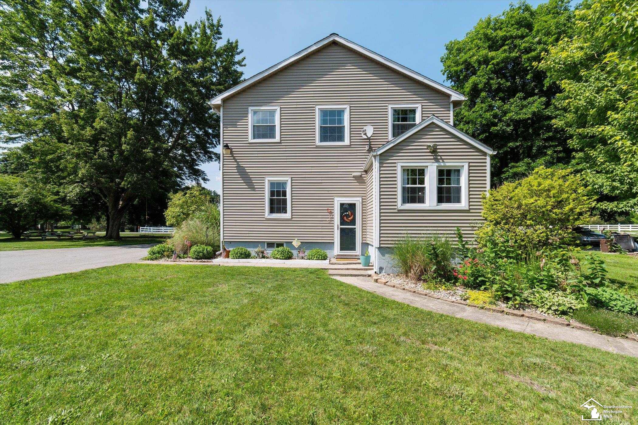221 East Temperance Road Temperance, MI 48182 - Photo 46 of 66 50114157-45.JPG
