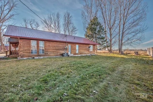 $595,000 | 5515 Highway 30, New Plymouth, ID 83655