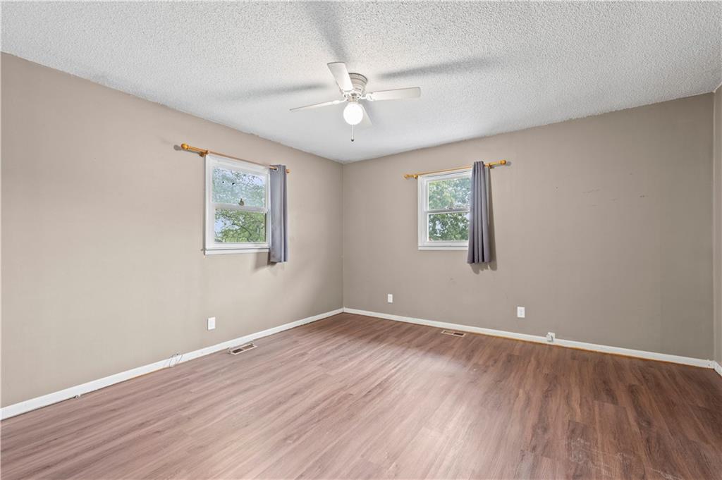 10417 Northeast Jones Road Cameron, MO 64429 - Photo 17 of 32 Gallery Image 17