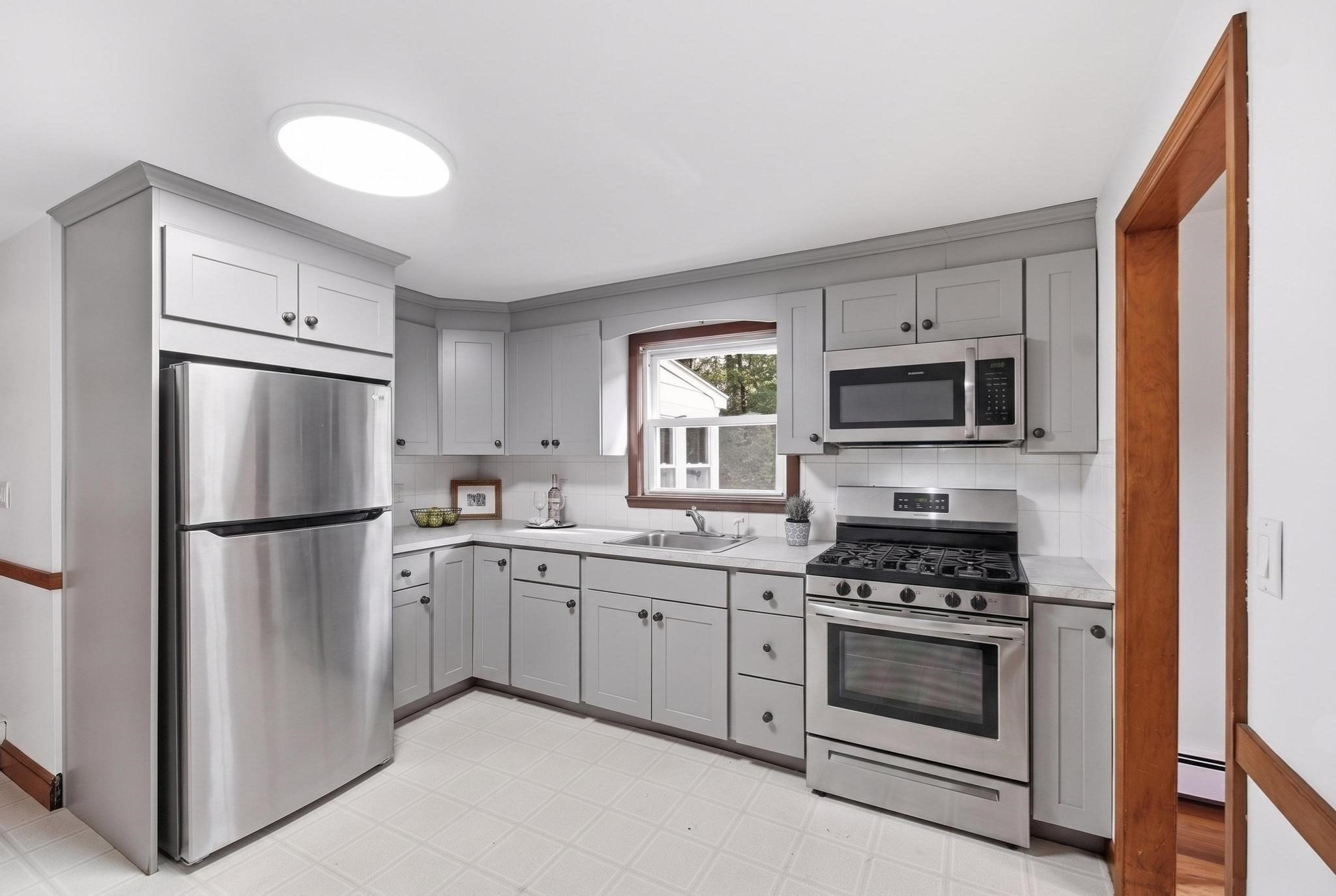 32 Dividence Road Reading, MA 01867 - Photo 14 of 42 Gallery Image 14