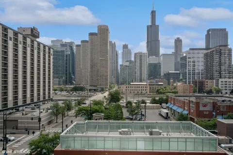 $399,000 | 123 South Green Street, Unit 604B, Chicago, IL 60607