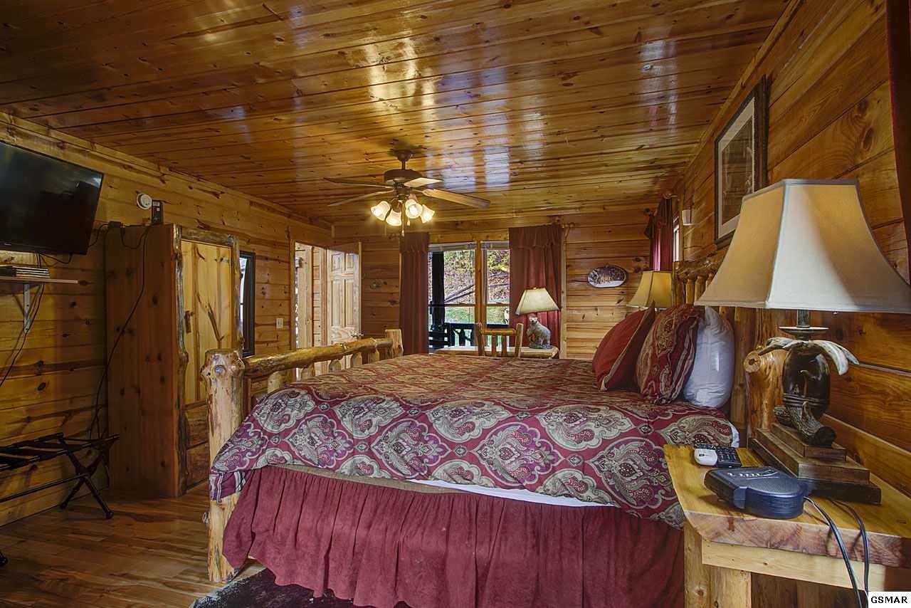 2231 Breezy Road, Unit RUSTICELEGANCE Sevierville, TN 37876 - Photo 18 of 31 Gallery Image 18