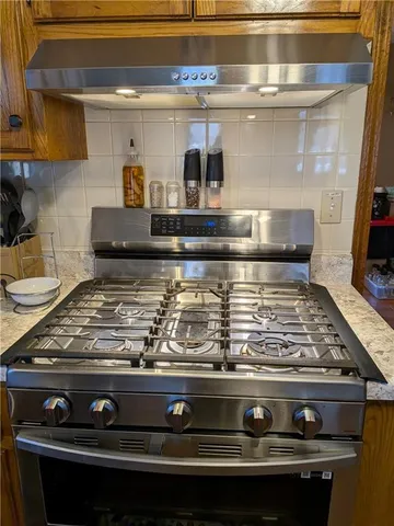 $345,000 | 500 Opera House Lane, Odessa, MO 64076