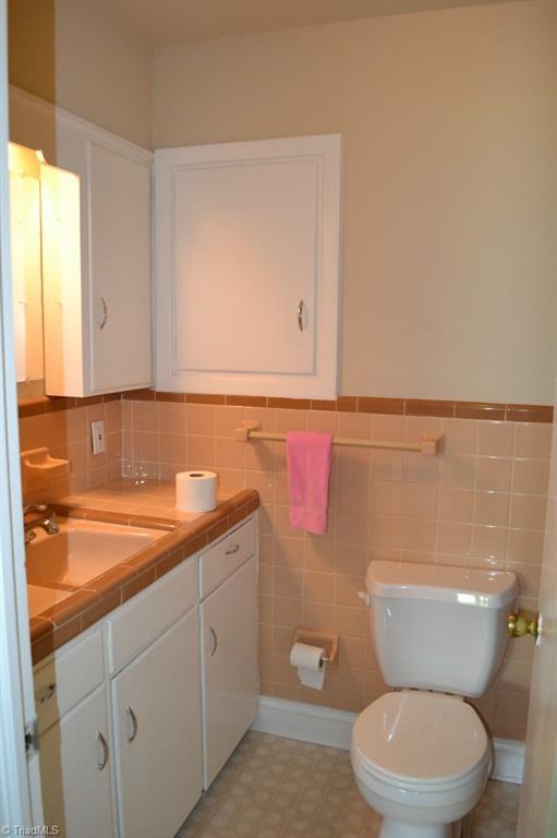 1463 Talbot Road Pleasant Garden, NC 27313 - Photo 12 of 13 Hall full bath